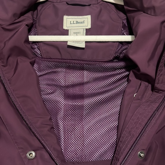 LL Bean rain jacket with detachable hood. - Picture 7 of 11